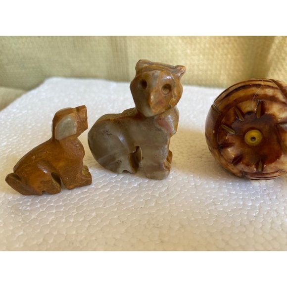 Marble Hand Carved Alabaster Made In Italy lot of 6 figurines Elephant Dogs, - Picture 4 of 11